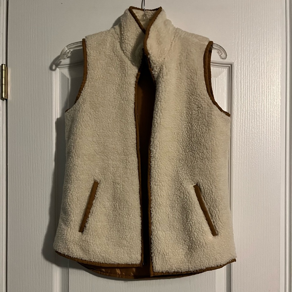 Old navy cream teddy vest
